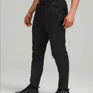 Lululemon “license to train pant” NWT // BLACK // SIZE XS